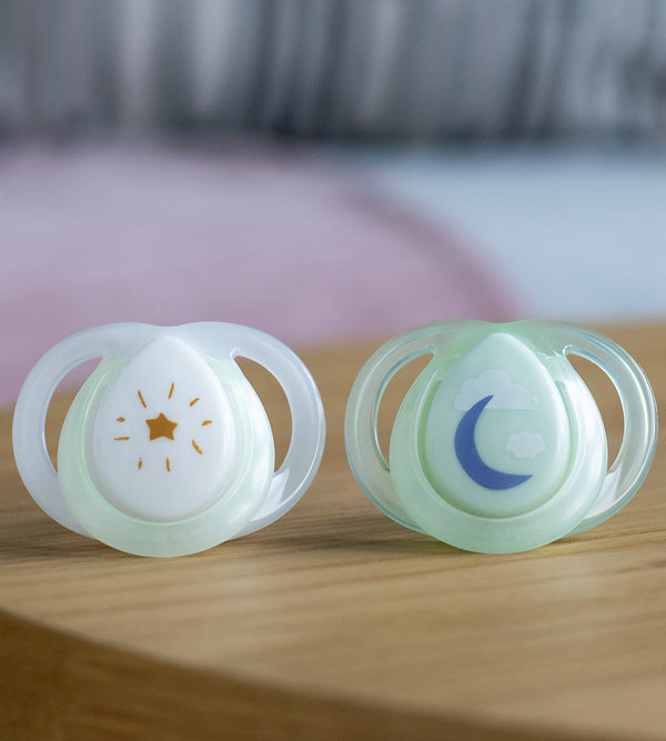 0-6M Soother Night Time 2-PK Tommee Tippee 433380